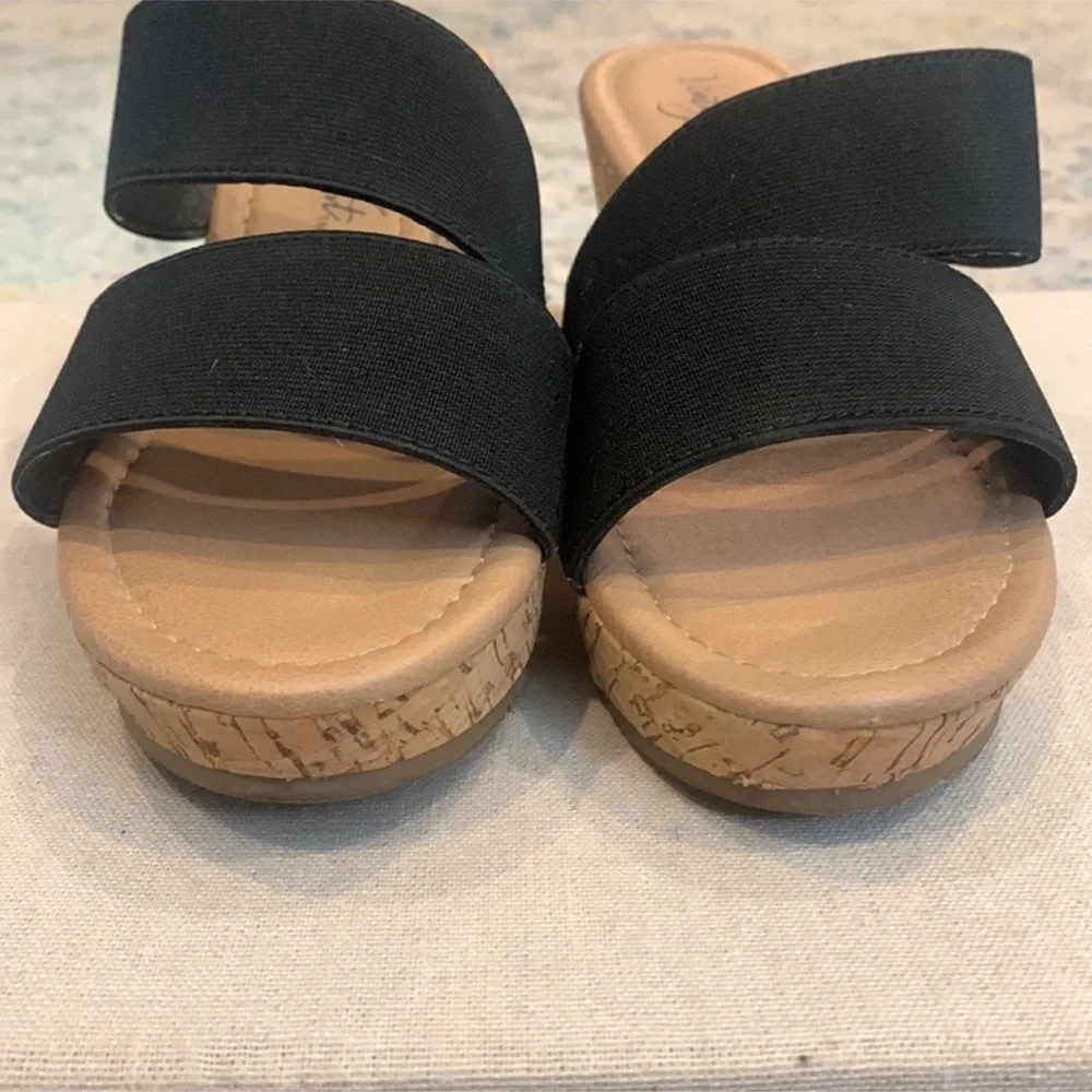 Vintage 7 Eight stylish black